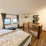 Kuenstlerstubn * Hartneidstein